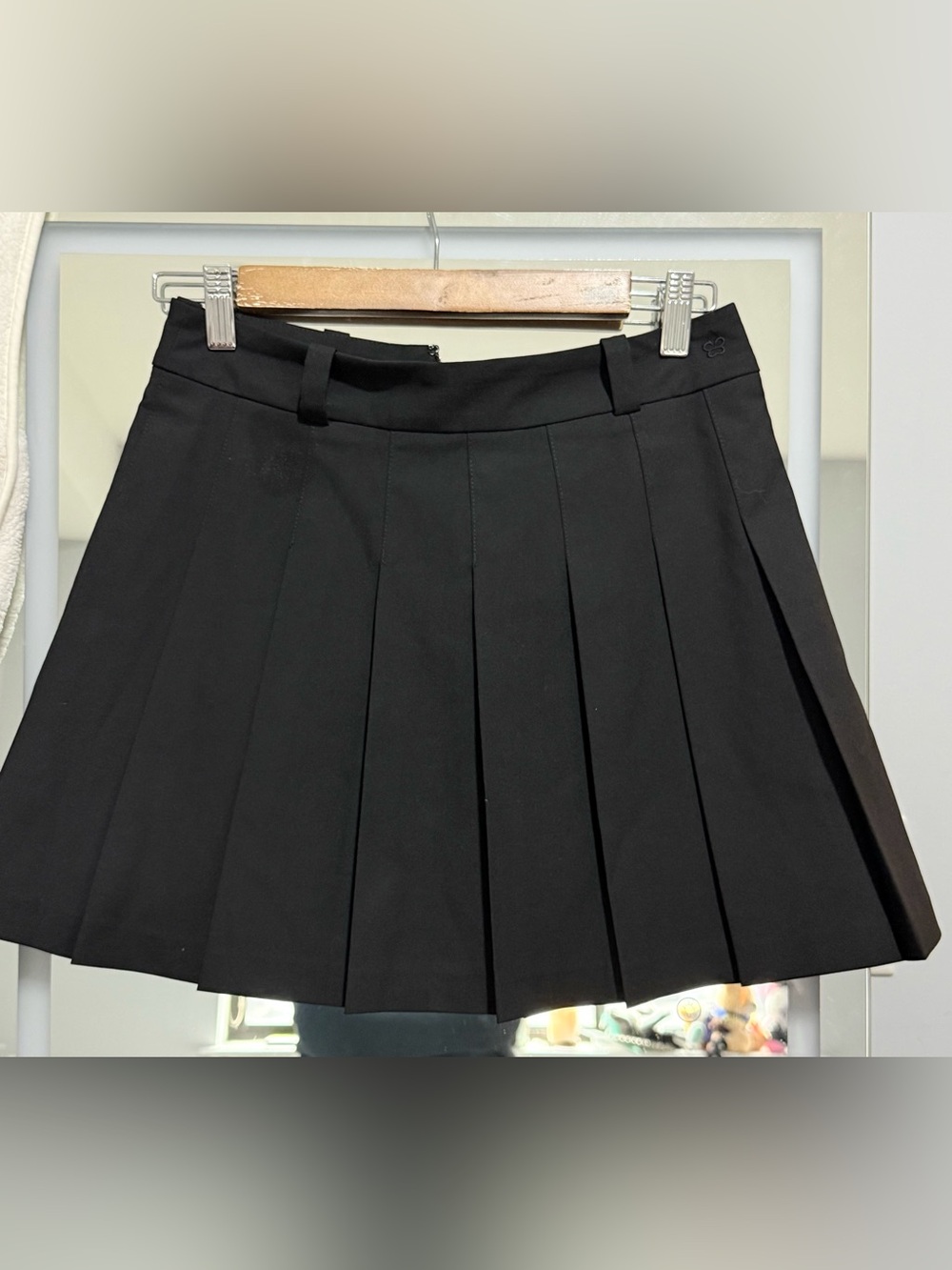 Aritzia Black Pleated Mini Skirt - Classic Women’s Skirt